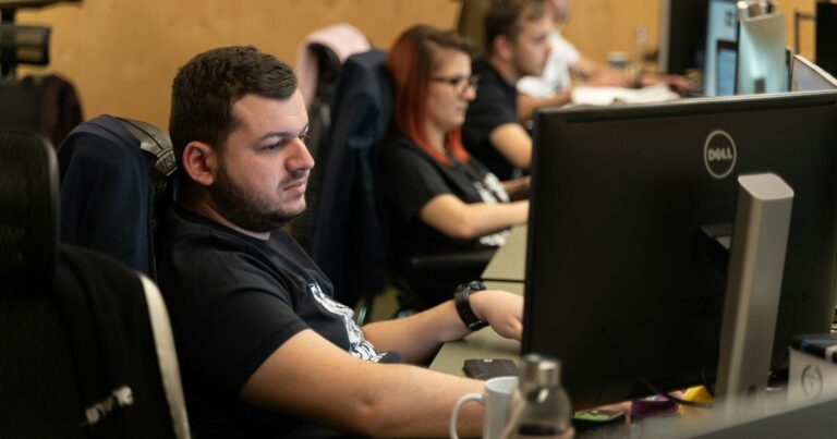 Del formulario al seguimiento: web conectada a un CRM para equipos comerciales B2B en Argentina